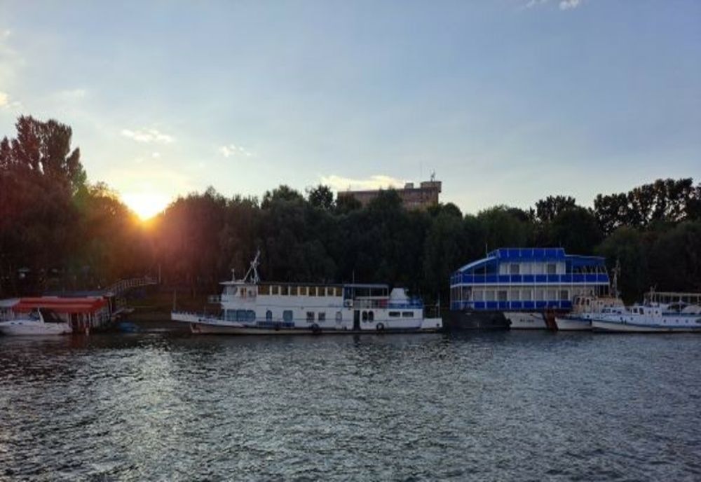 Cursele de agrement pe Dunăre continuă și în luna septembrie