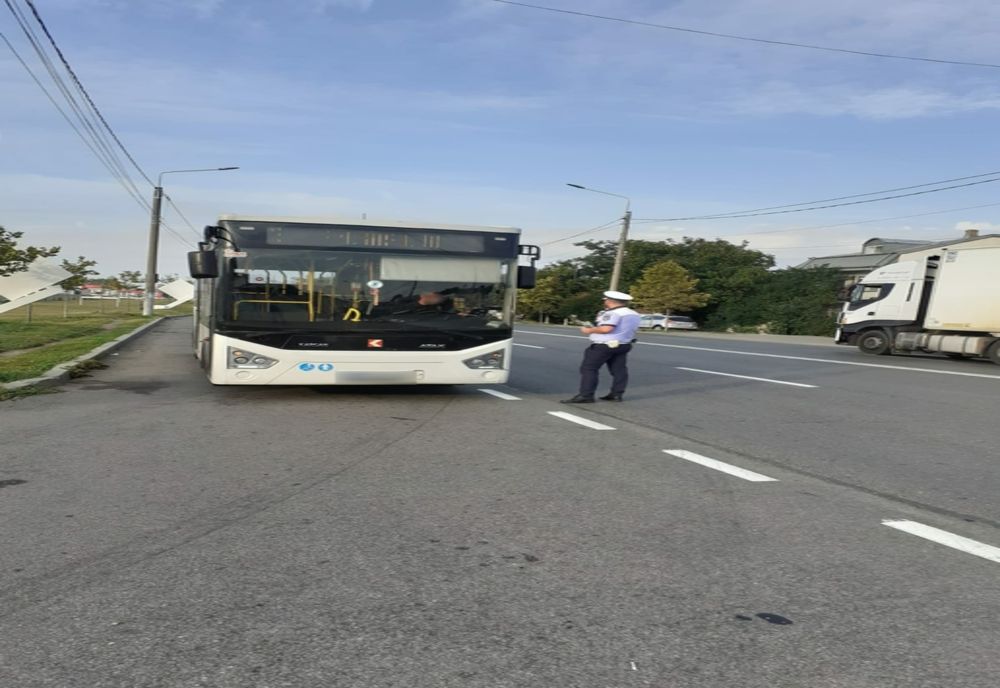 Polițiștii brăileni au verificat 51 de autovehicule destinate transportului de persoane 