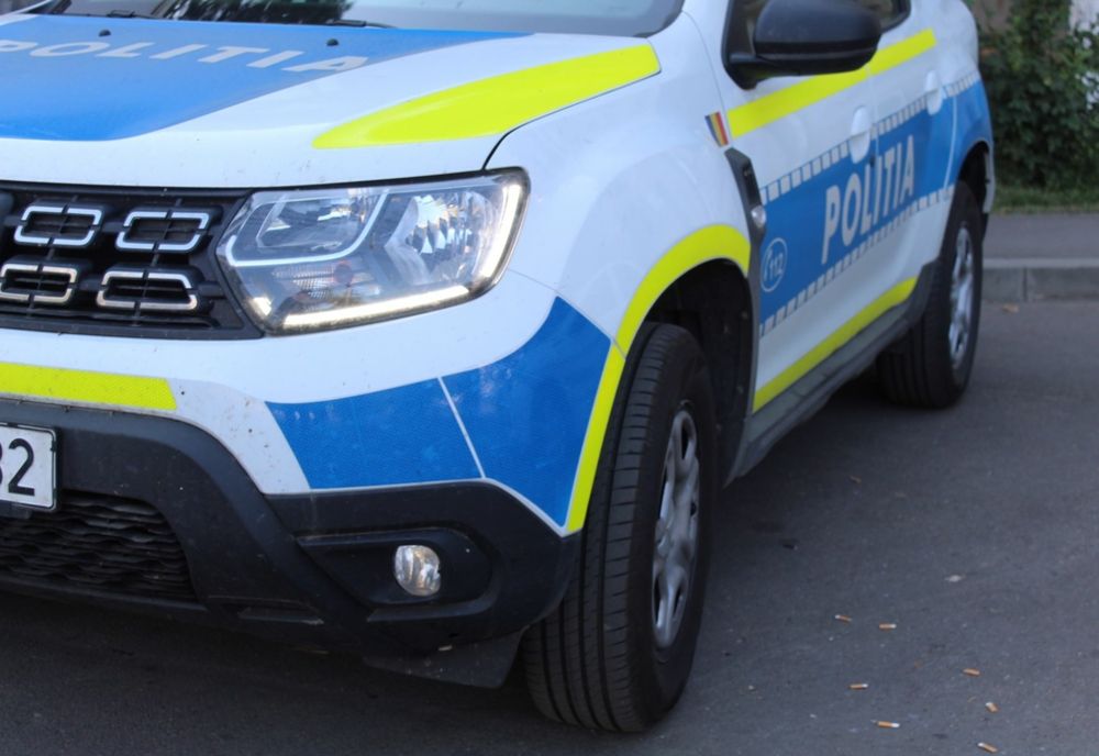 Băut la volan, nu a oprit la semnalul polițiștilor și a fost blocat cu autospeciala de poliție