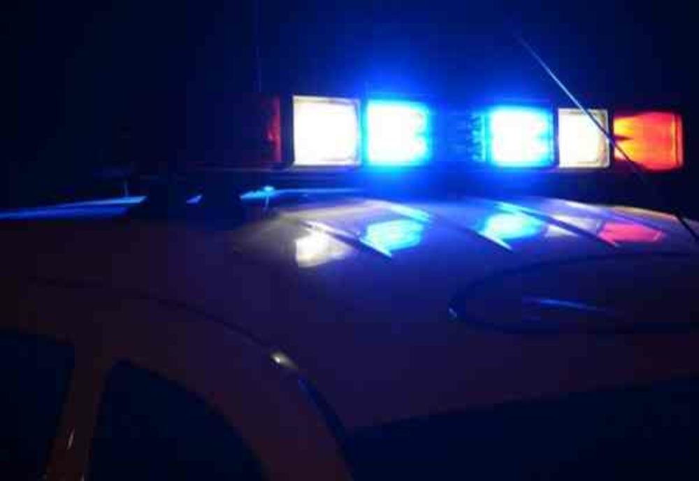 Accident grav în Capitală: Un bărbat a murit după ce a intrat cu maşina într-un refugiu de tramvai