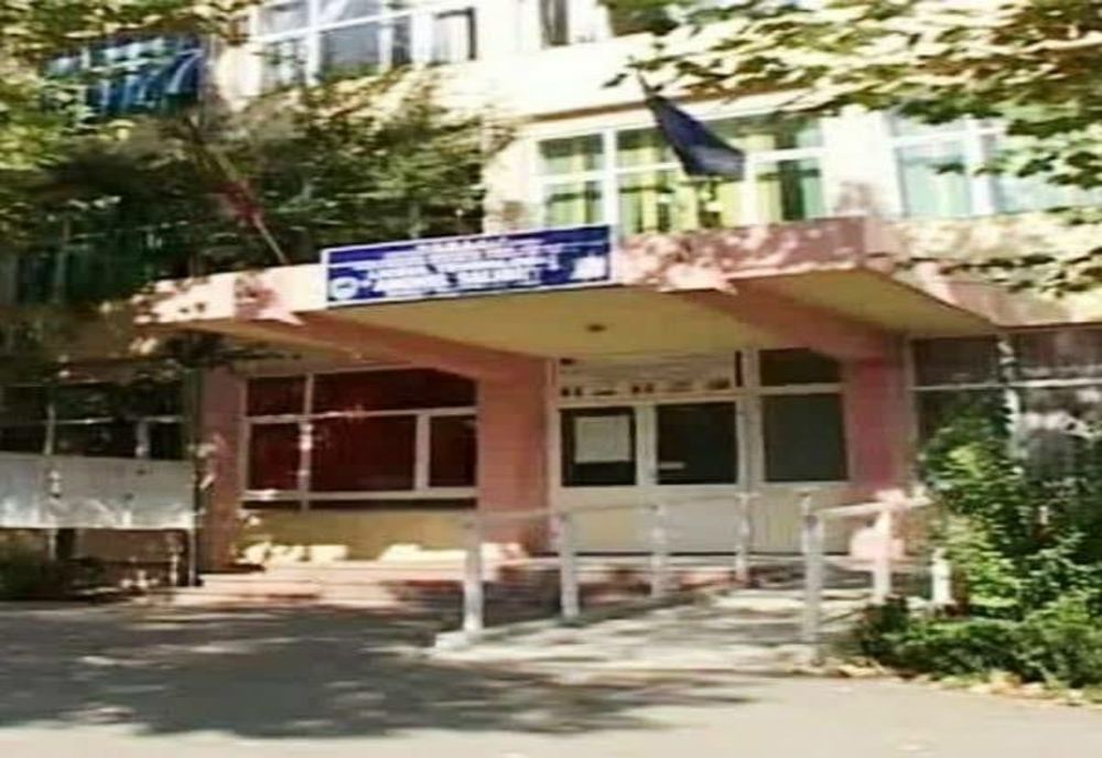 Un elev a pulverizat spray iritant în incinta unei toalete de la Liceul Anghel Saligny