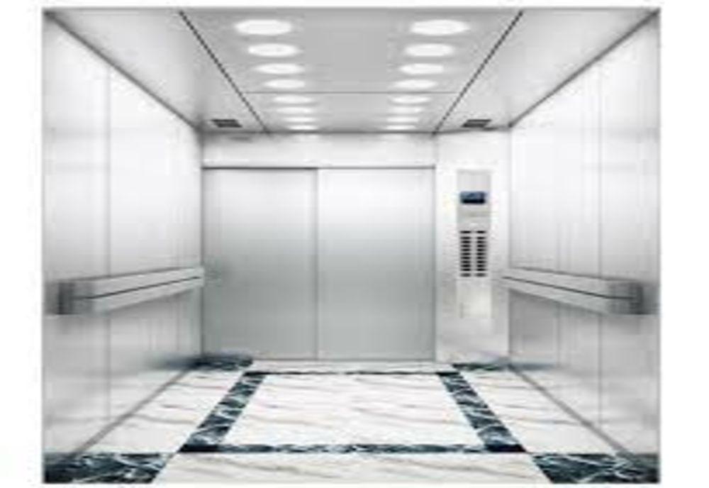 Un lift de la Spitalul Clinic Județean de Urgență Brăila a căzut de la etajul 3 cu 7 persoane în el. Trei persoane au avut nevoie de îngrijiri medicale