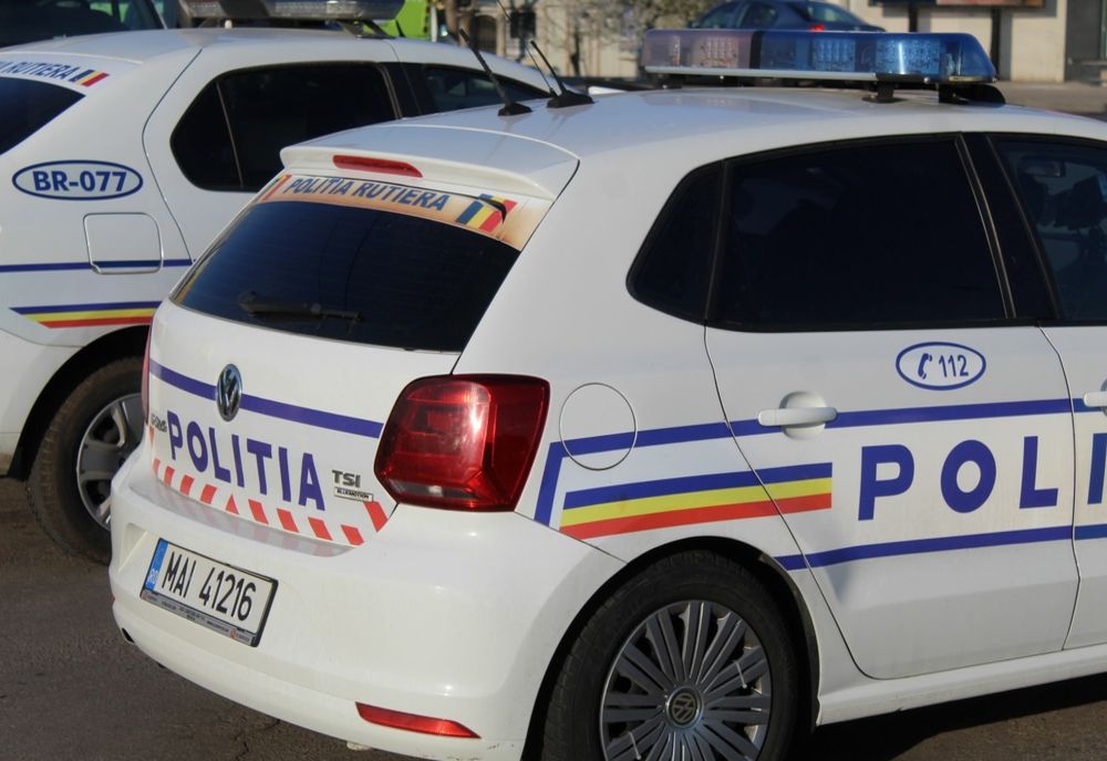 Avertizările polițiștilor rutieri brăileni pe perioada codului galben de polei