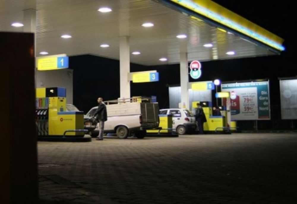 Jaf la o benzinărie din apropierea stațiunii Lacu Sărat