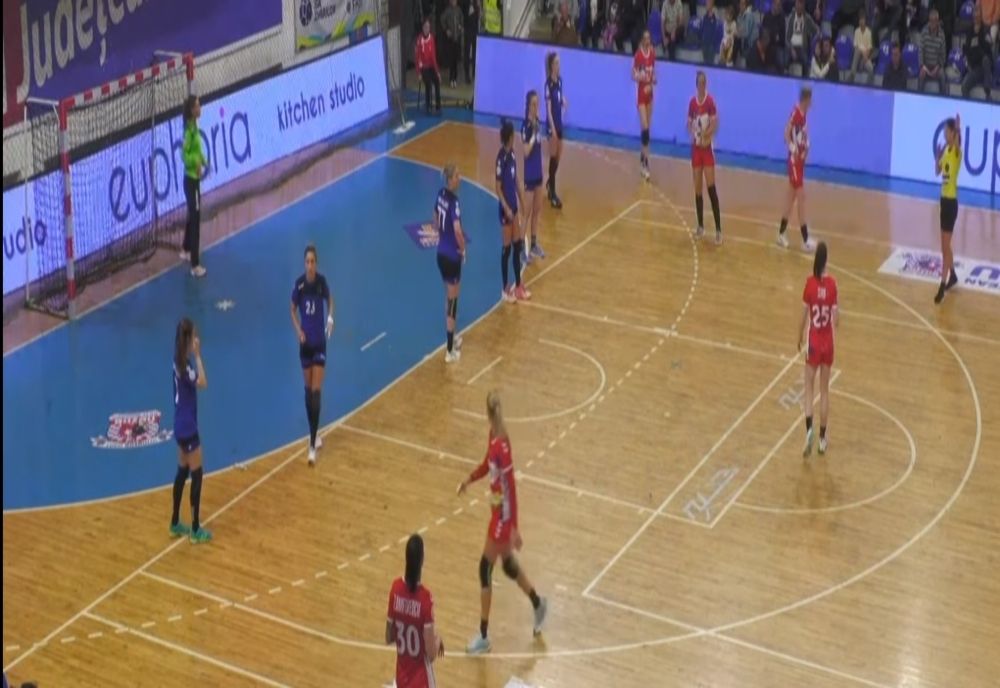 CSM Galați a condus și cu 4 goluri în deplasarea de la SCM Gloria Buzău, dar în repriza a doua gazdele au întors scorul și s-au impus la 10 goluri diferență