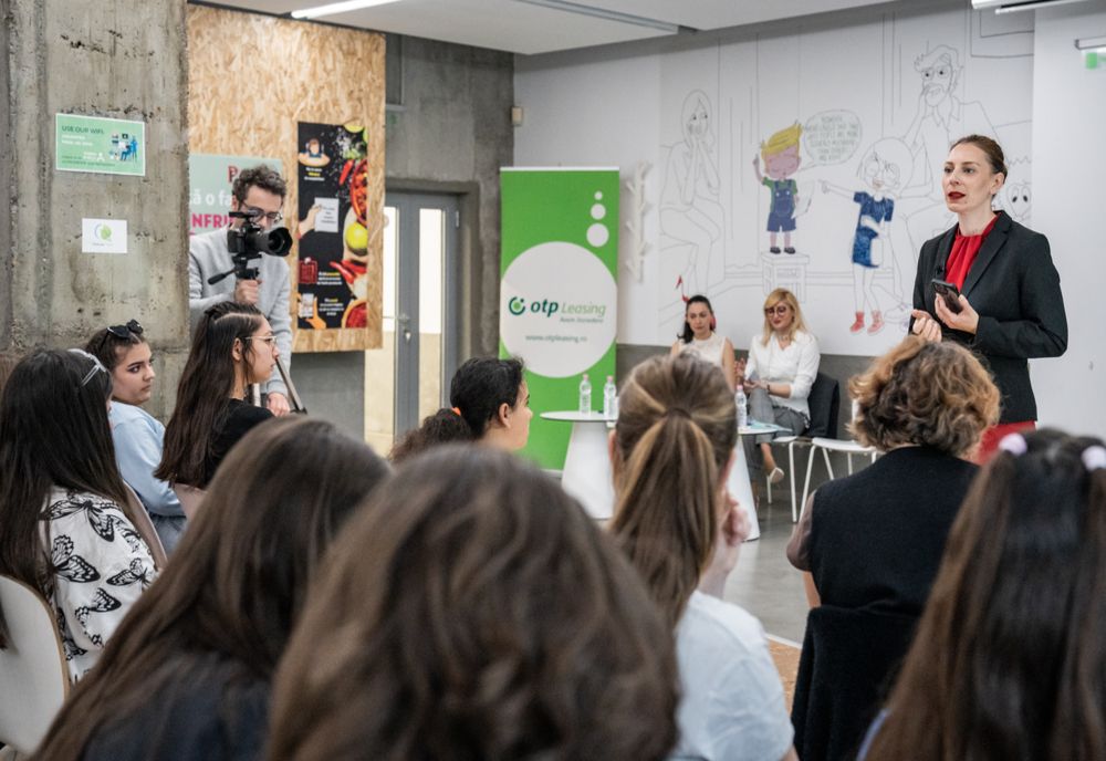 50 de adolescente din mediul rural ajung la București în Tabăra fetelor neînfricate