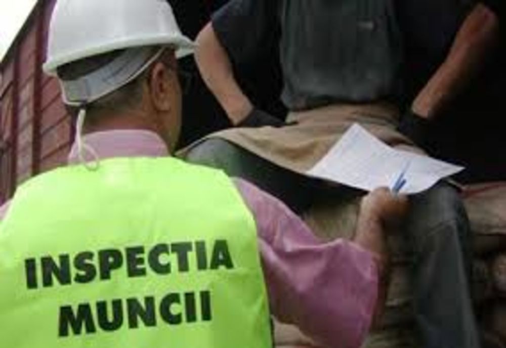 Patru muncitori în construcții depistați fără contract de muncă