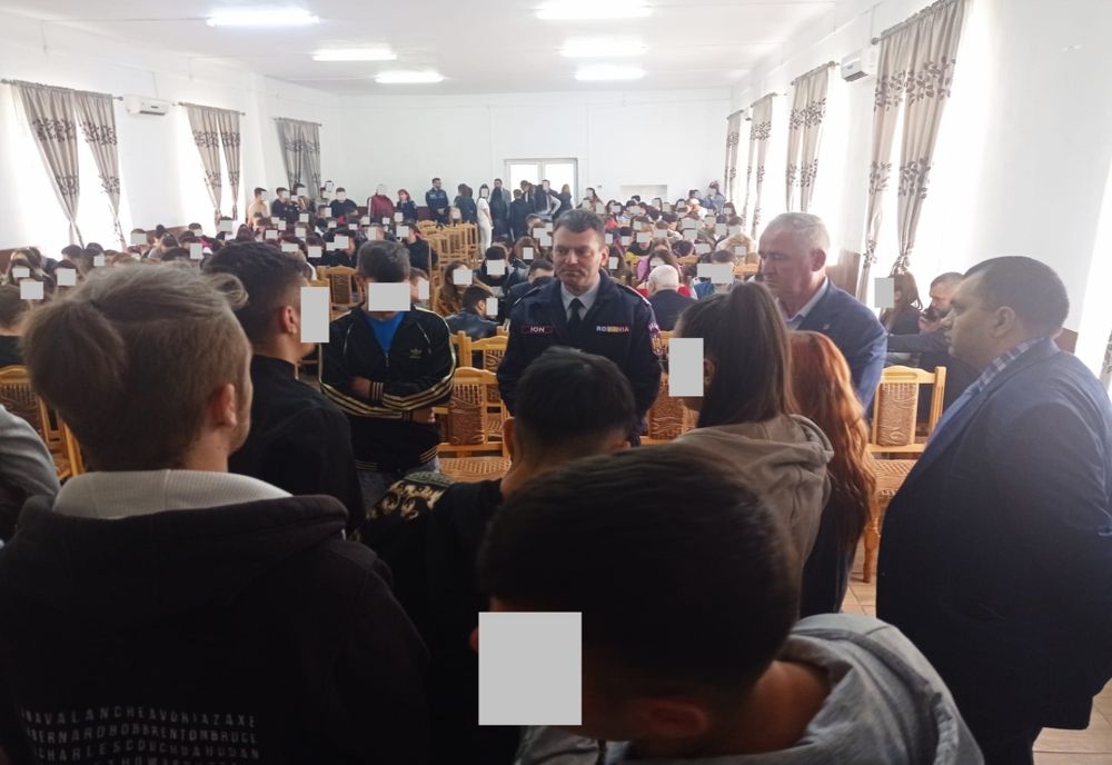 Prevenirea consumului de droguri - eveniment dedicat elevilor din Ianca, cu participarea membrilor ATOP Brăila