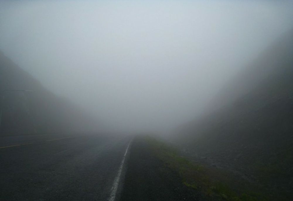 Atenție, șoferi! Ceață densă pe mai multe drumuri din țară