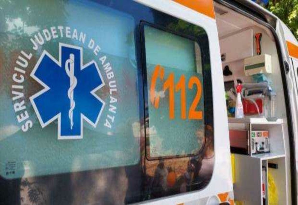 TREI ELEVI, LOVIȚI DE O MAȘINĂ PE TROTUAR ÎN FAȚA UNUI LICEU DIN BRĂILA 