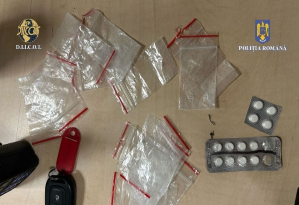 FEMEIA SUSPECTATĂ CĂ AR FI FURNIZAT DROGURILE CARE AU DUS LA DECESUL LUI RAREȘ ION, REȚINUTĂ DE DIICOT