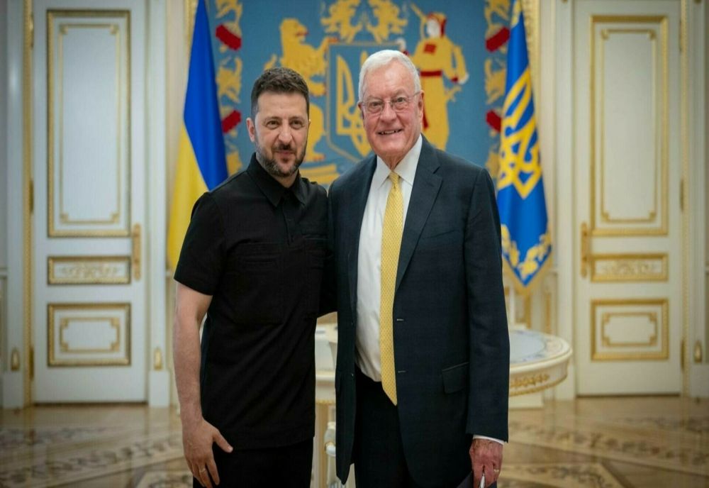 ZELENSKI ÎI MULȚUMEȘTE LUI TRUMP PENTRU SPRIJINUL PROMIS UCRAINEI. DISCUTĂ CU ENVOY-UL CASEI ALBE DESPRE ARME ȘI SANCȚIUNI