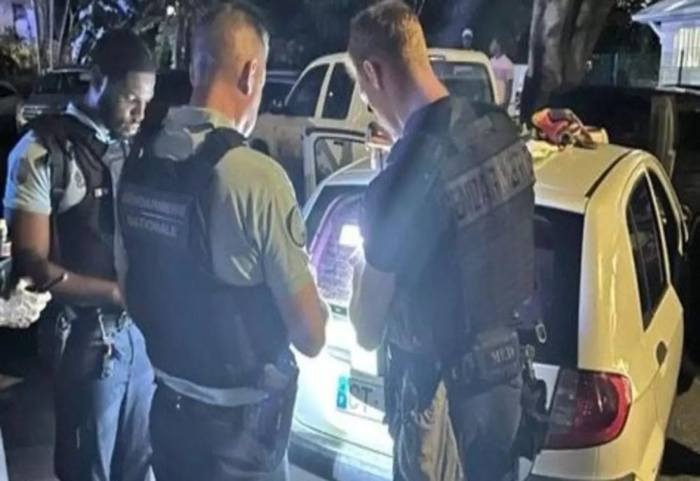 Carnagiu la un Târg de Crăciun din Franța. O mașină a intrat în plin în mulțime: 10 morți și oameni spulberați în fața bisericii