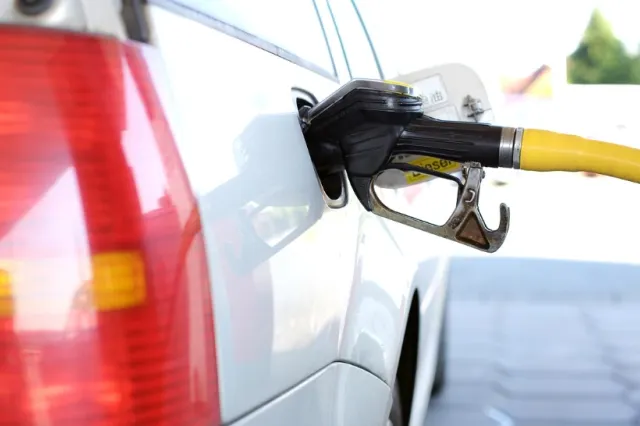 România, printre țările cu cele mai mari creșteri ale prețurilor la carburanți din Uniunea Europeană