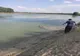 Scafandrii caută un bărbat posibil înecat în râul Siret