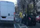 A intrat cu mașina în refugiul de tramvai