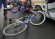 O minoră de 15 ani care se plimba cu bicicleta acroșată de un autoturism