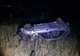 Un tânăr de 22 de ani, aflat sub influența alcoolului și fără permis de conducere, s-a răsturnat cu mașina în afara părții carosabile