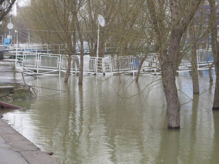 Dunărea a depășit cu 10 cm cota de inundației la Brăila